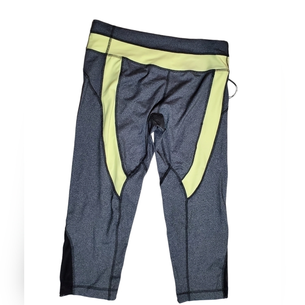 90 Degree by Reflex capri leggings M